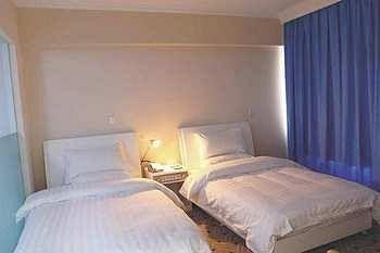 Urumqi Jingu Hotel Екстериор снимка