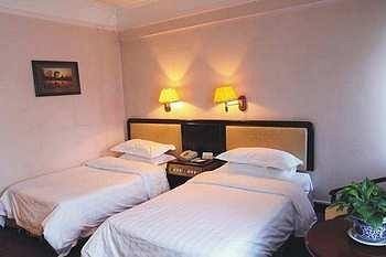 Urumqi Jingu Hotel Екстериор снимка
